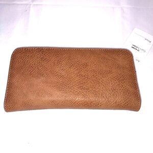 NWT Women's Brown Faux Leather‎ Long Bifold Crossbody Wallet.